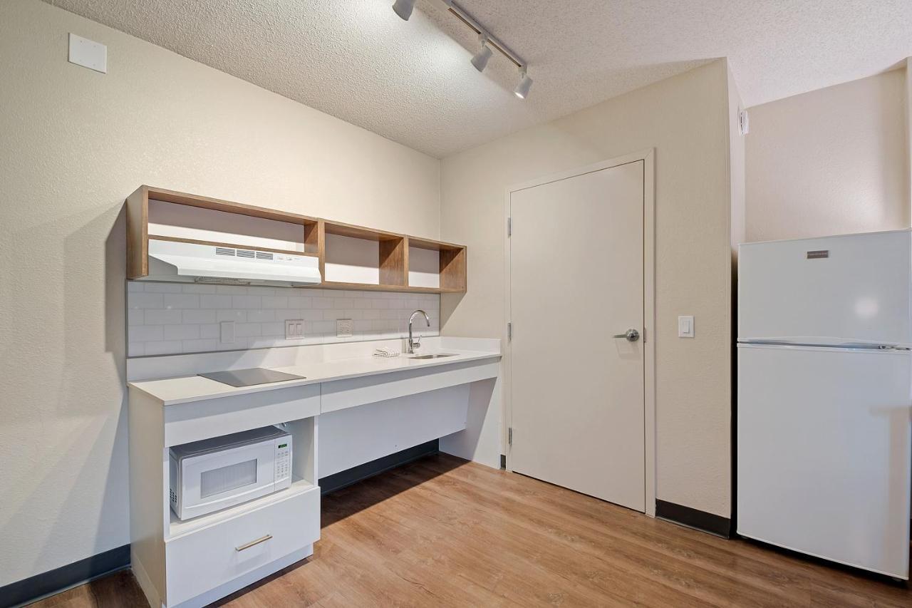 Extended Stay America Suites - Miami - Airport - Blue Lagoon Экстерьер фото