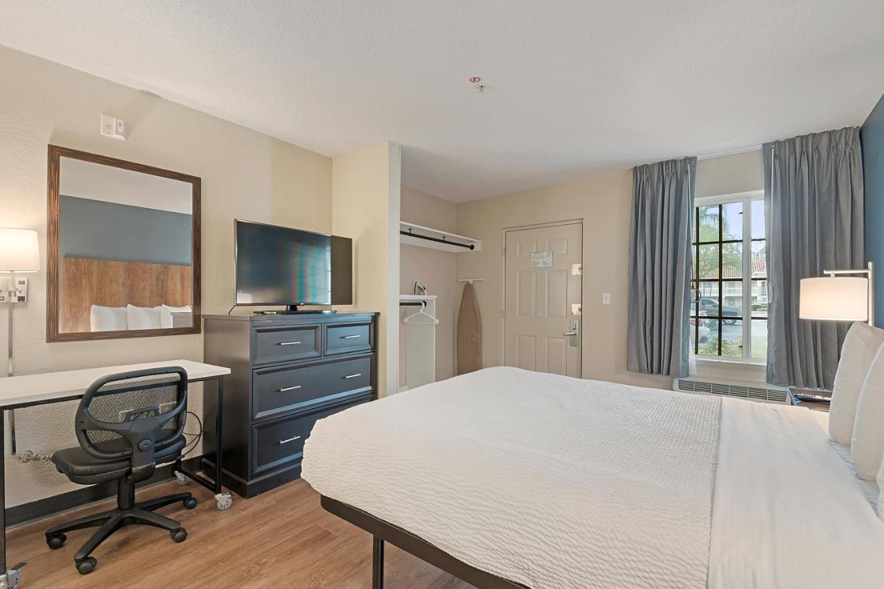 Extended Stay America Suites - Miami - Airport - Blue Lagoon Экстерьер фото