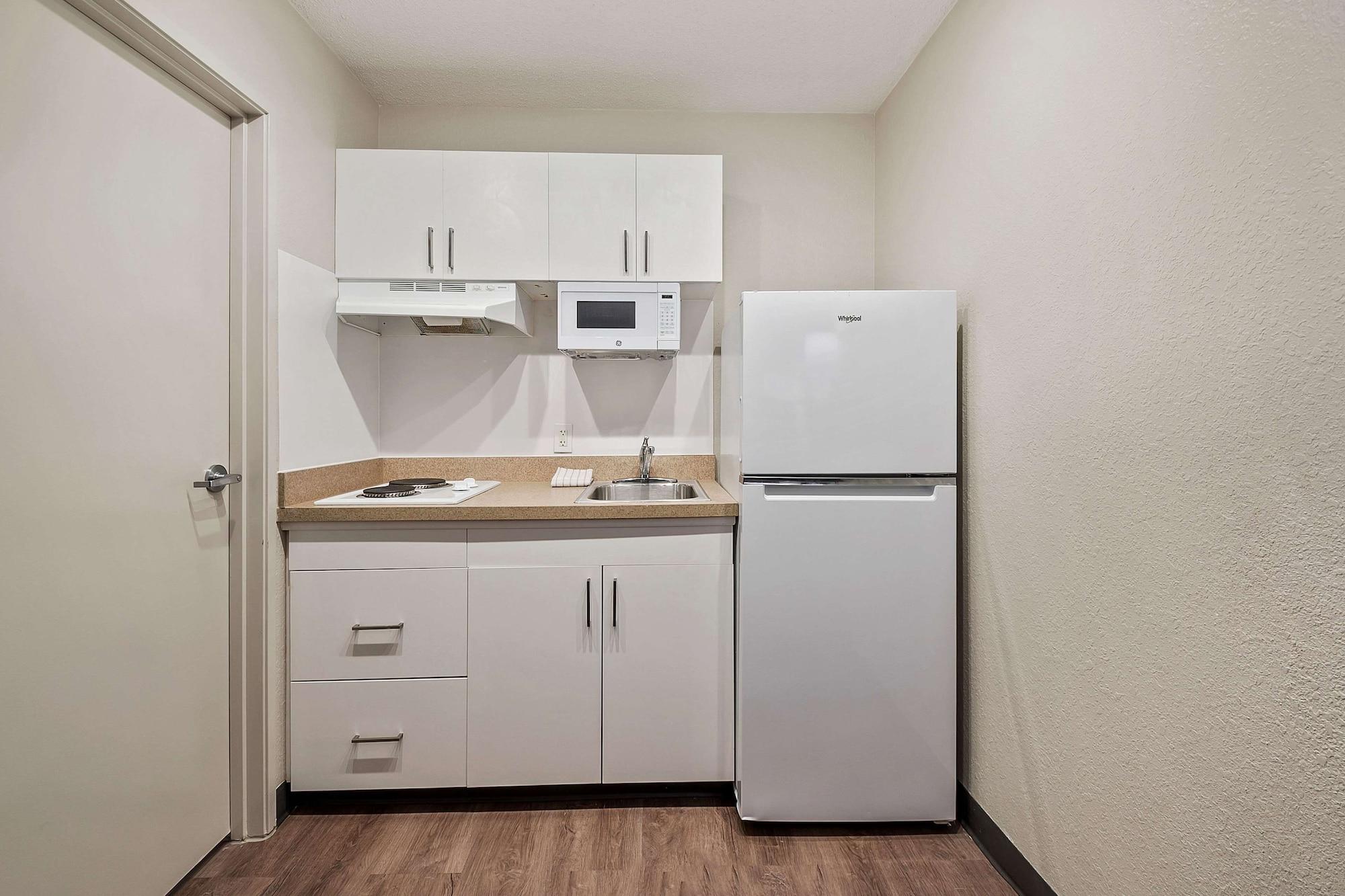 Extended Stay America Suites - Miami - Airport - Blue Lagoon Экстерьер фото