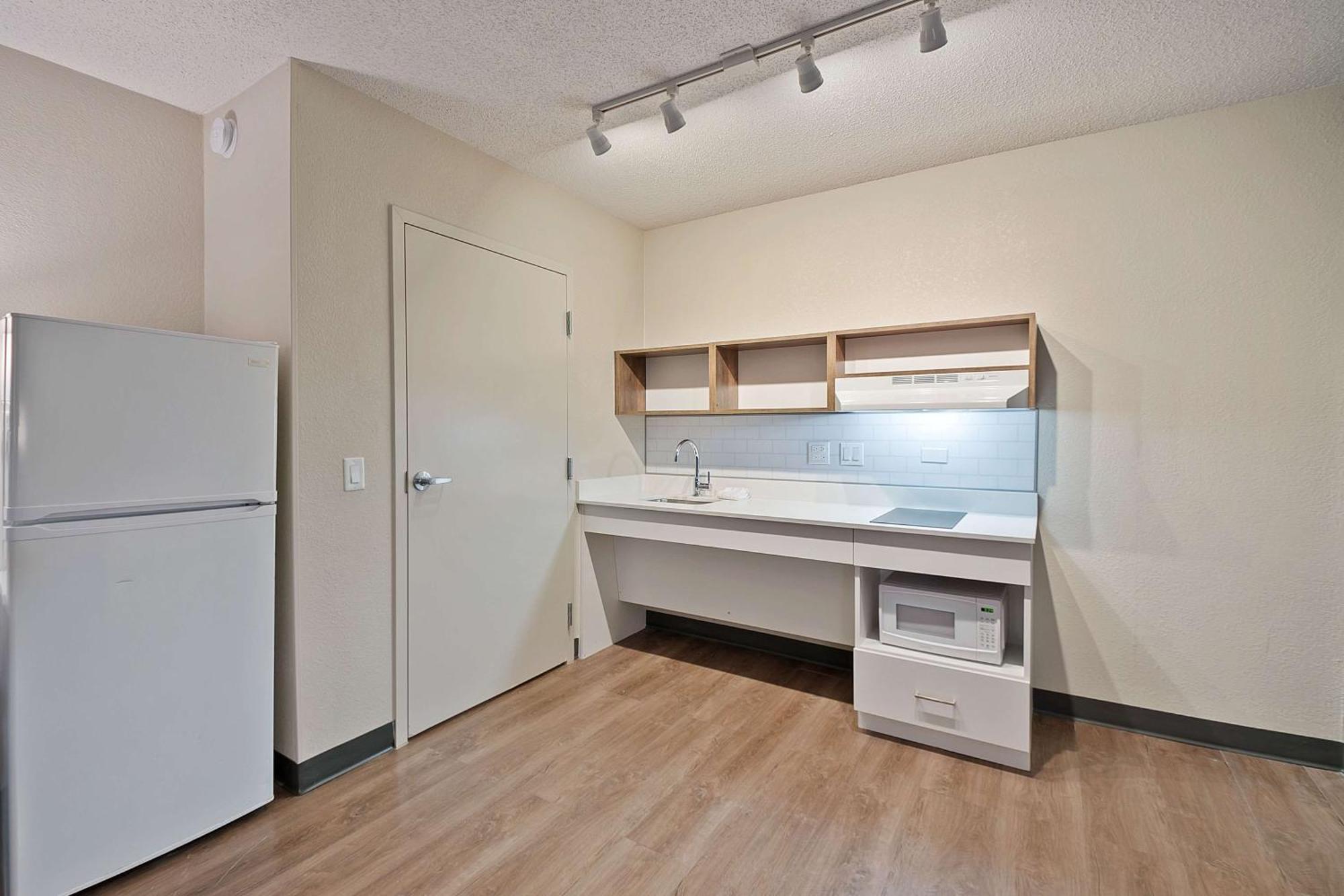 Extended Stay America Suites - Miami - Airport - Blue Lagoon Экстерьер фото