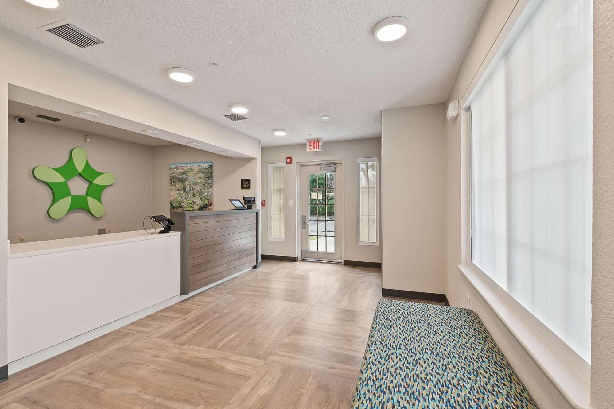 Extended Stay America Suites - Miami - Airport - Blue Lagoon Экстерьер фото