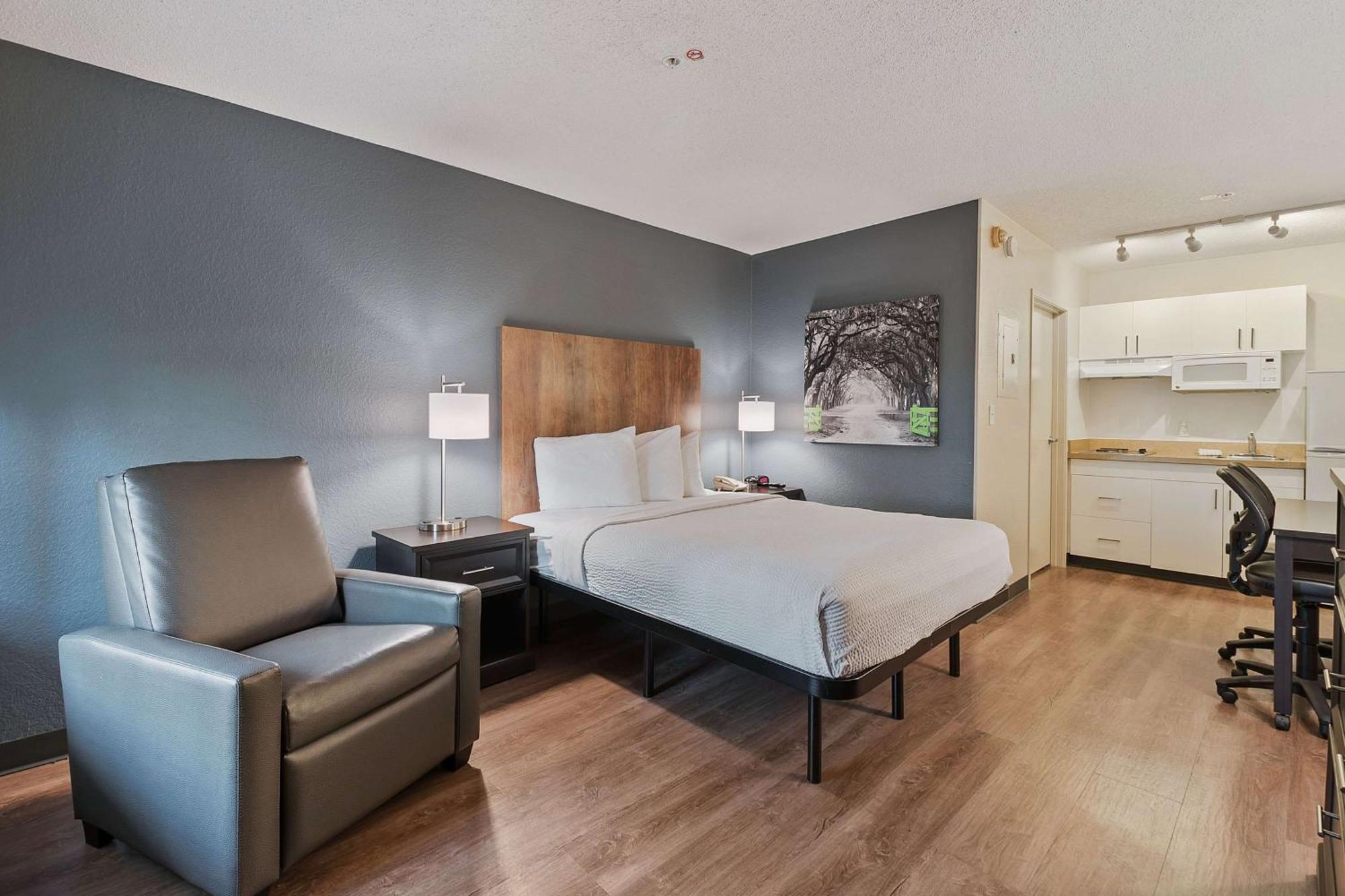 Extended Stay America Suites - Miami - Airport - Blue Lagoon Экстерьер фото