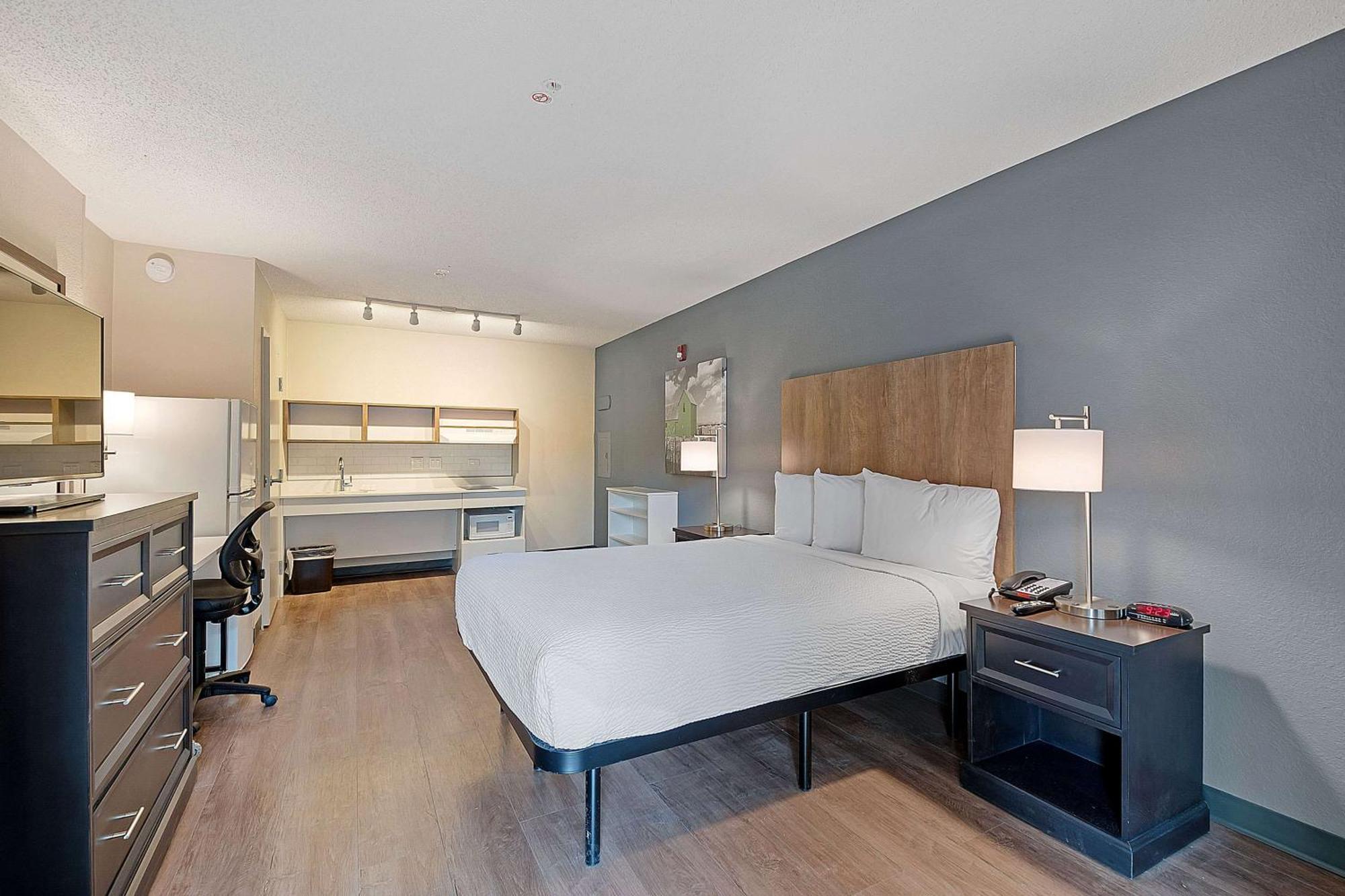 Extended Stay America Suites - Miami - Airport - Blue Lagoon Экстерьер фото