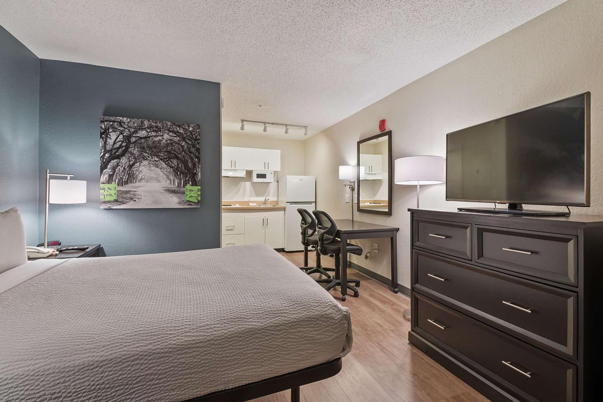 Extended Stay America Suites - Miami - Airport - Blue Lagoon Экстерьер фото