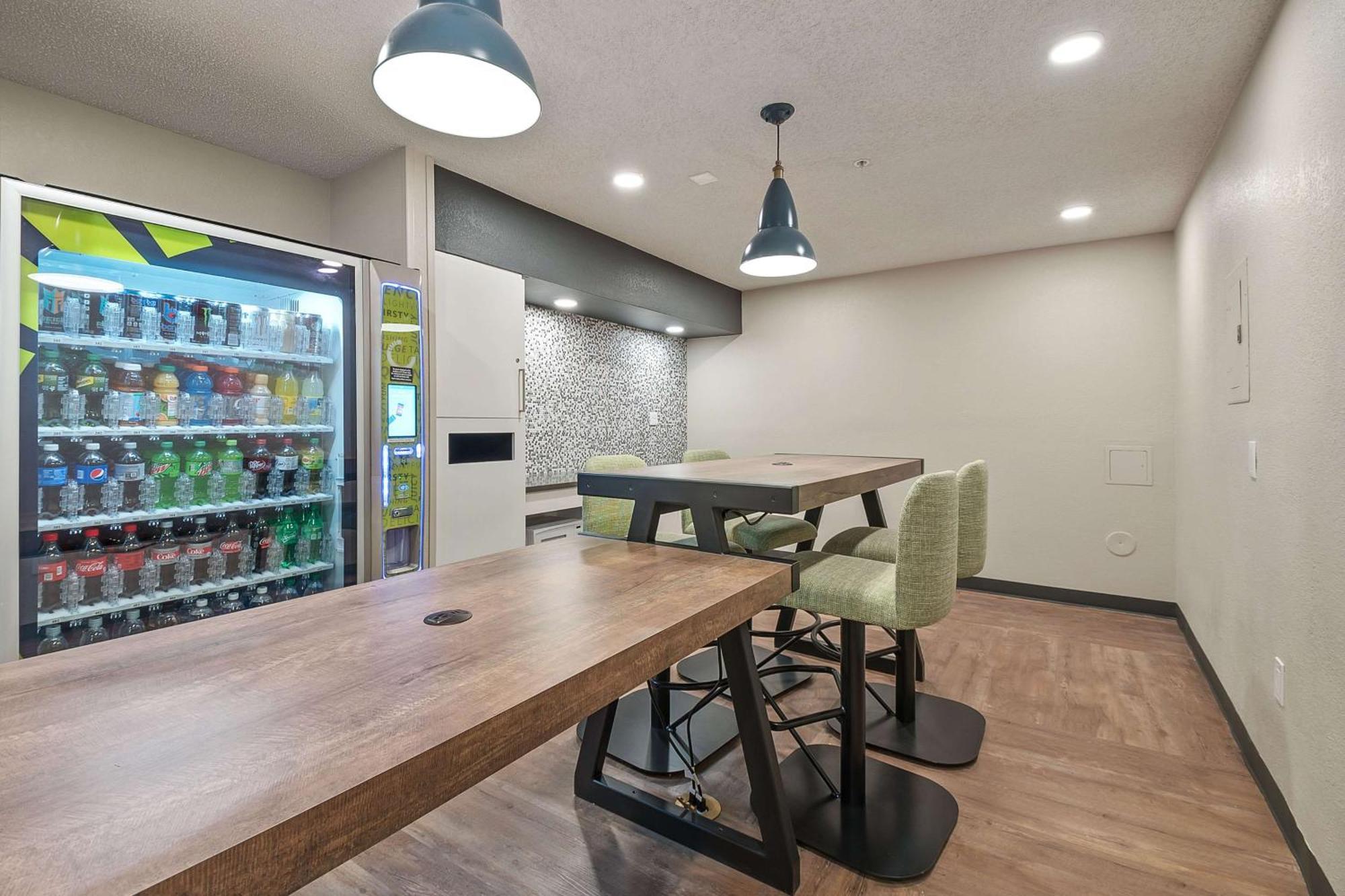 Extended Stay America Suites - Miami - Airport - Blue Lagoon Экстерьер фото